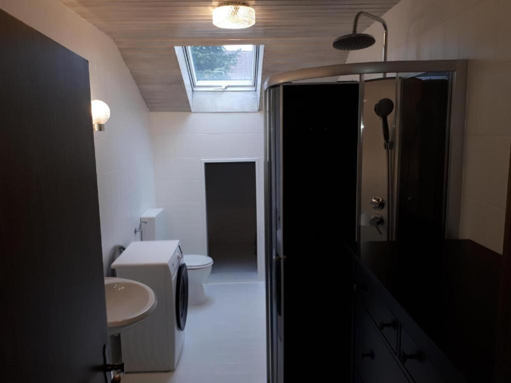 Karl-Stieler-Str. One Room In A 2 Room Appartment ; Lot Space Bruckmuhl Exterior photo