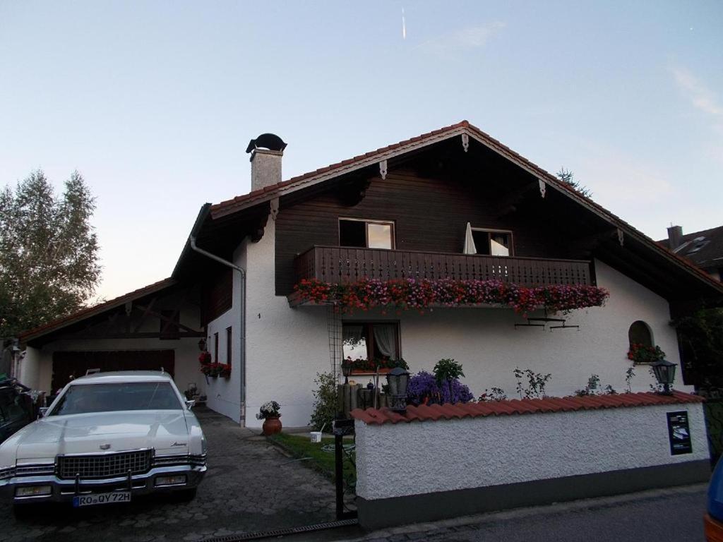 Karl-Stieler-Str. One Room In A 2 Room Appartment ; Lot Space Bruckmuhl Exterior photo